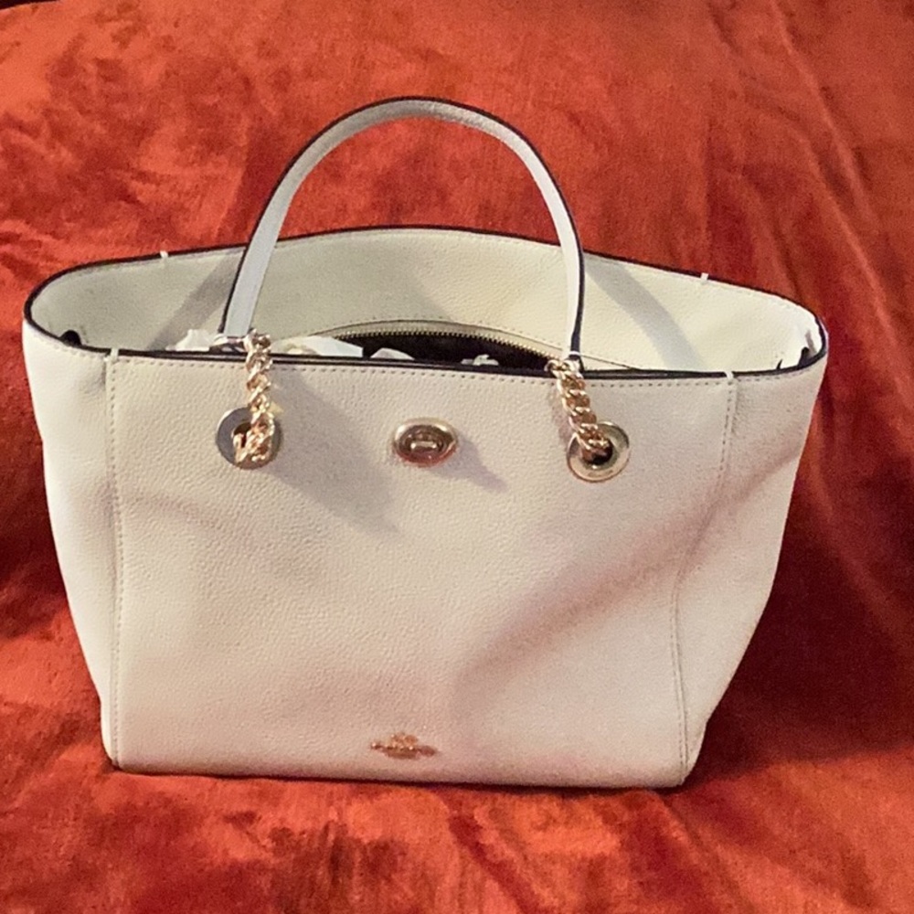 Coach purse 10 1/2 x 9 1/2 x 31/2